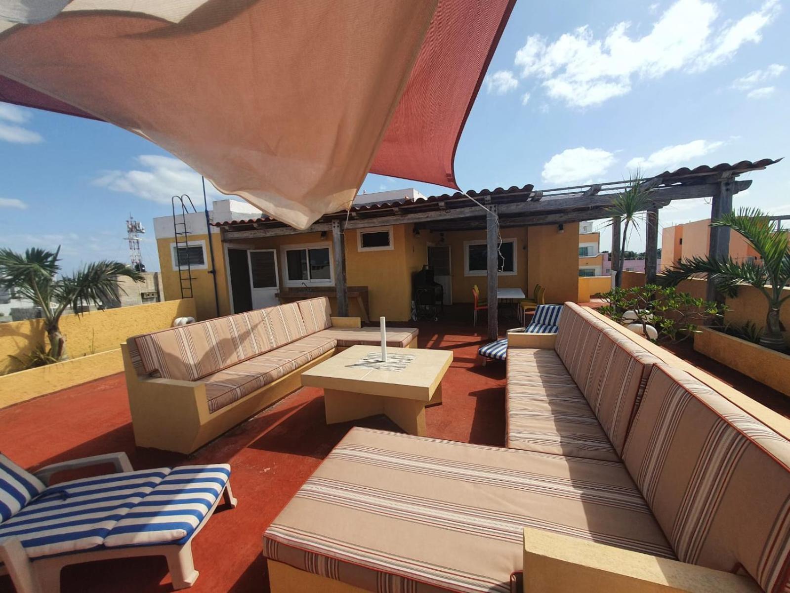 Suites Los Arcos (Adults Only) إيسلا موخيريس المظهر الخارجي الصورة