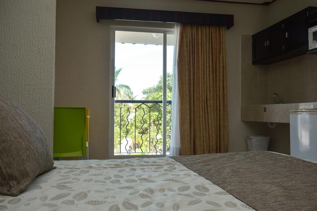 Suites Los Arcos (Adults Only) إيسلا موخيريس المظهر الخارجي الصورة